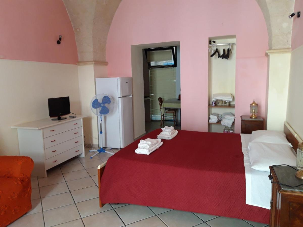 Centro Storico Apartment บรินดิซิ ภายนอก รูปภาพ